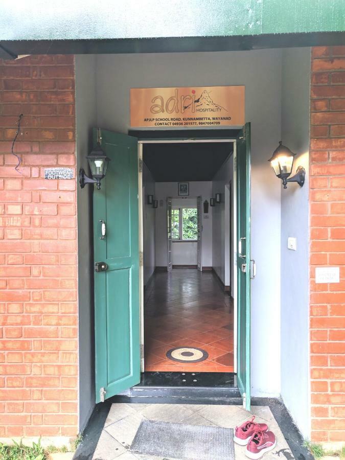 Hostel Adri Chembra Meppādi Exteriér fotografie